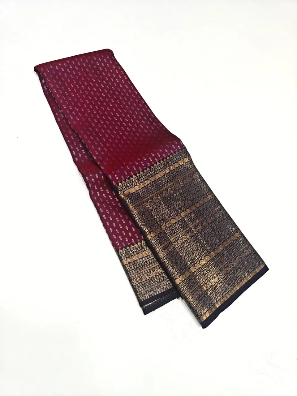 Ruby Wine Diamond Butta Zari Border Kanchipuram Silk Saree